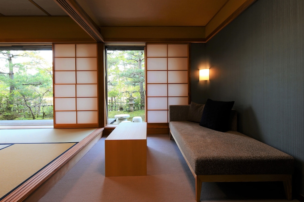 [Setsugekka] Japanese Style Room (10 tatami mats) photo 2