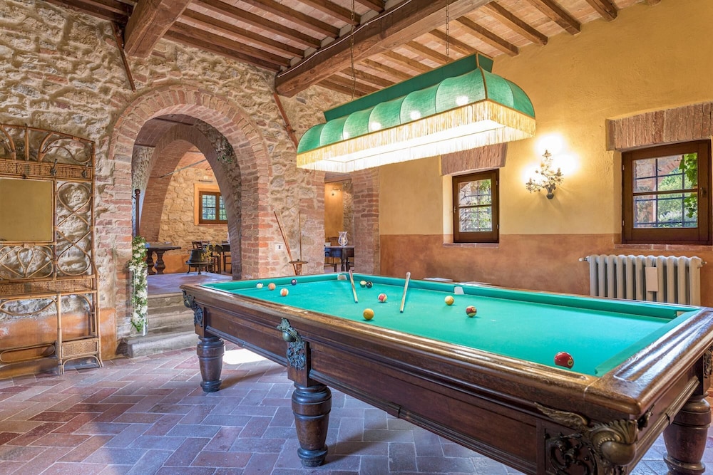 Villa photo 2