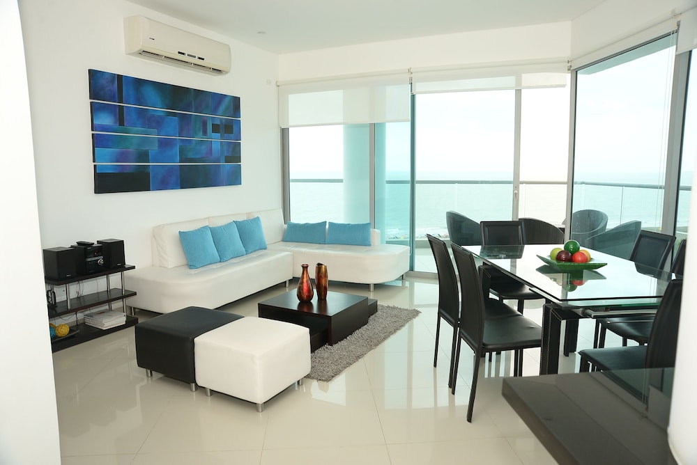 Apartment, 3 Bedrooms, Accessible, Balcony photo 1