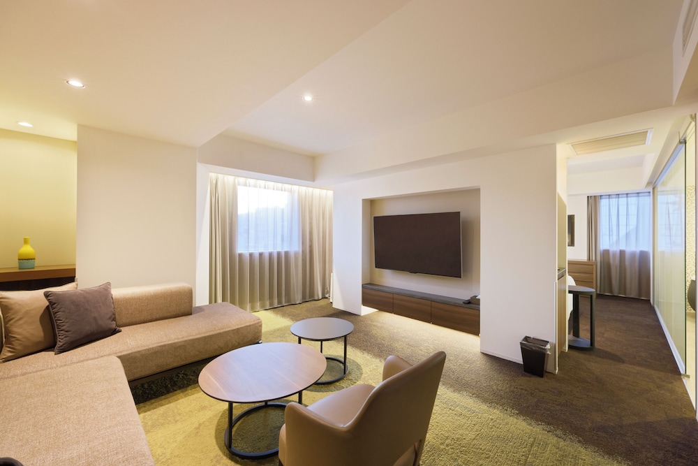 1 Bedroom Suite up to 6 Guests - Photo 3