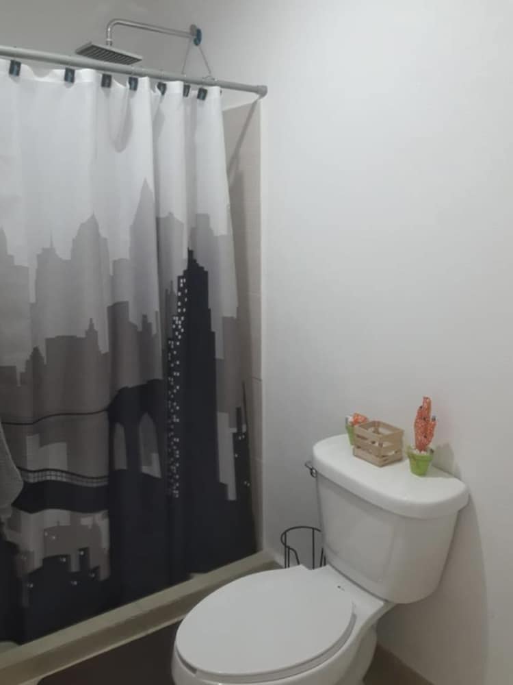 Traditional Penthouse, 2 Bedrooms, Kitchen, Lagoon View photo 2