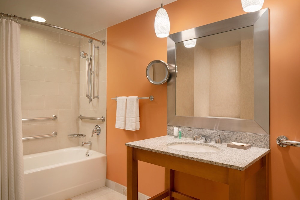 Deluxe Room, 1 King Bed