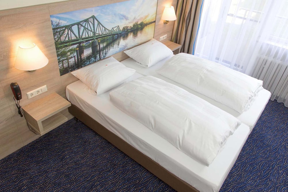 Double Room, Accessible, Lakeside photo 2