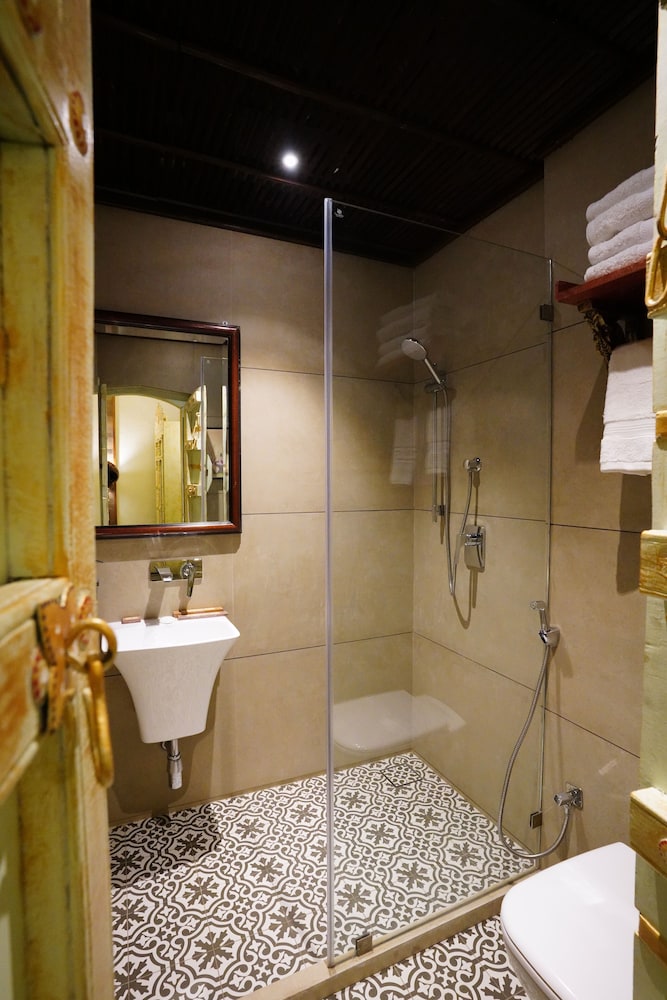 Deluxe Room - Photo 8