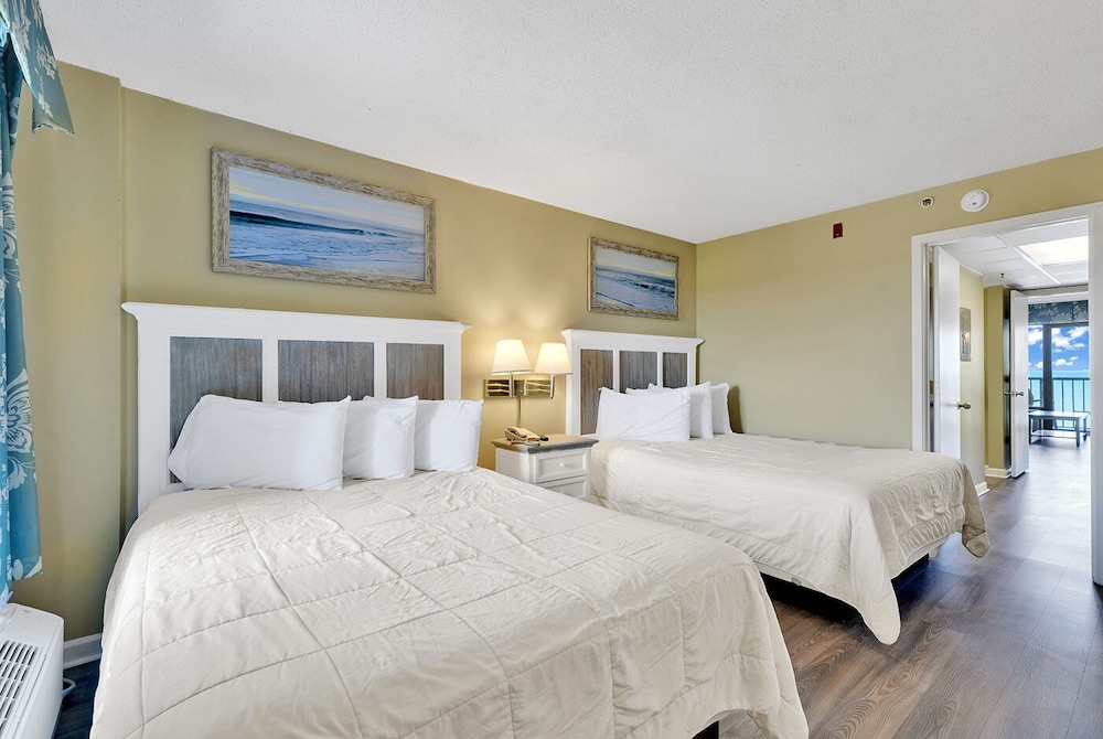 Oceanfront 1 Bedroom Suite with Balcony and Full Kitchen photo 2