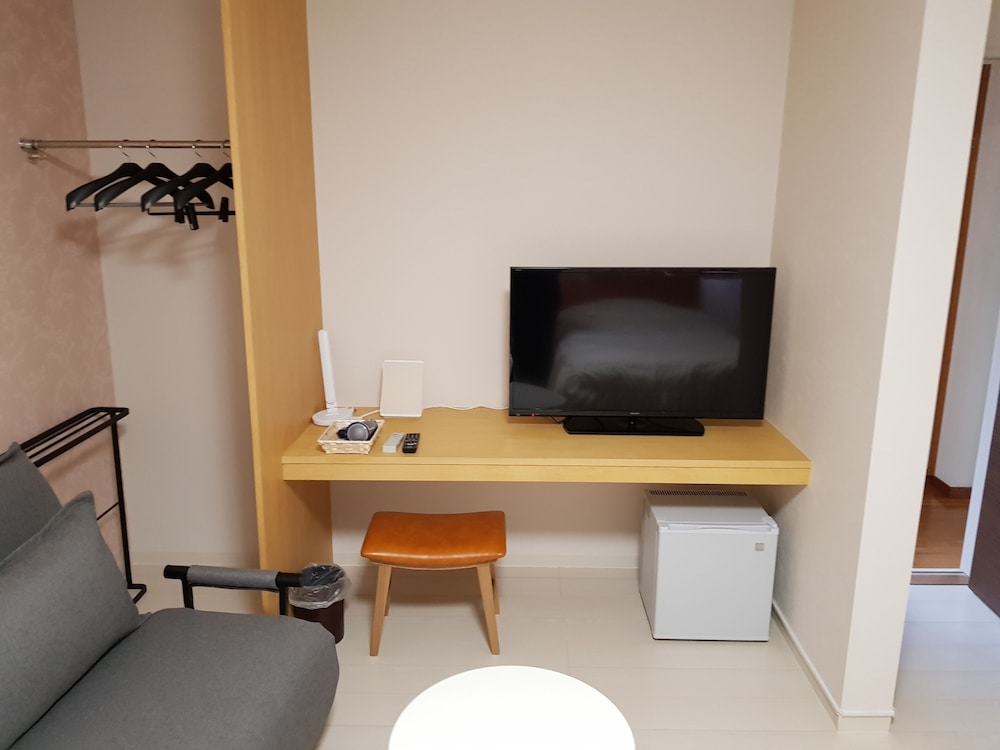 Deluxe Room, Non Smoking - Photo 4