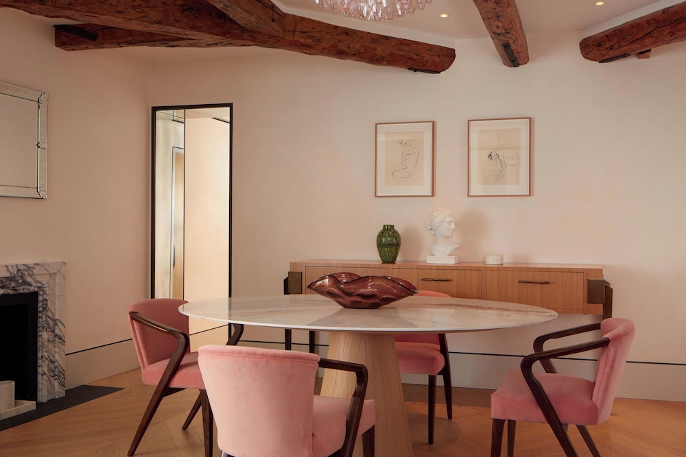 Santa Maria Suite photo 3