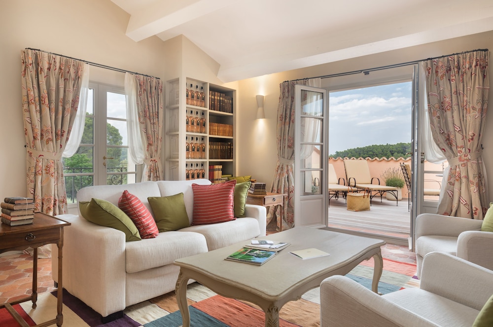 Premium Suite (Large)