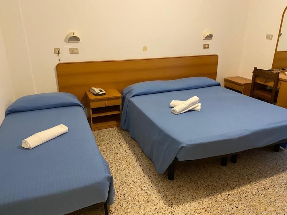 Triple Room - Photo 1