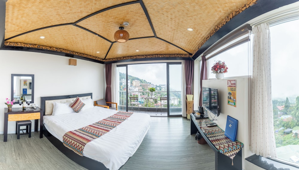 Deluxe Double Room (Panorama View)