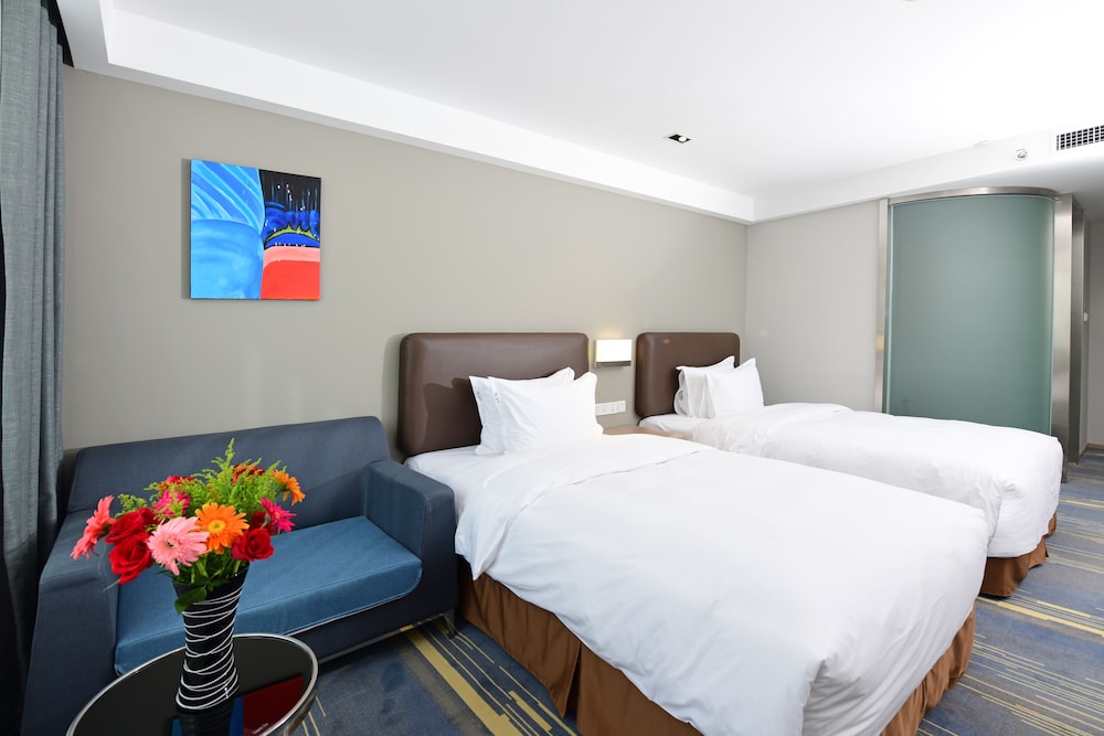 Room, 1 King Bed, Accessible photo 1