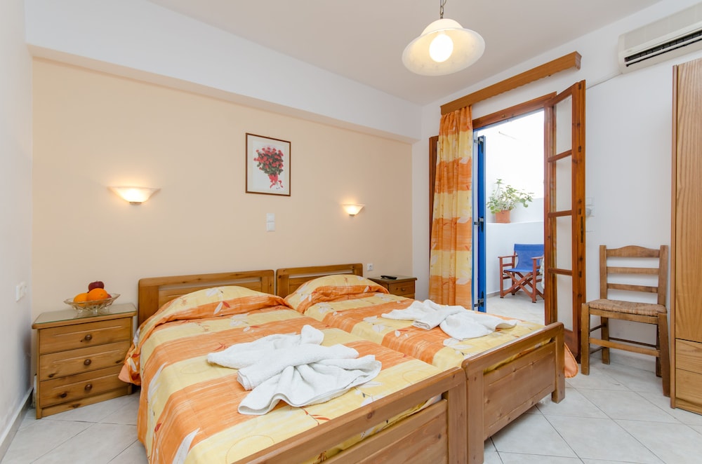 Economy Double Room, Basement photo 1