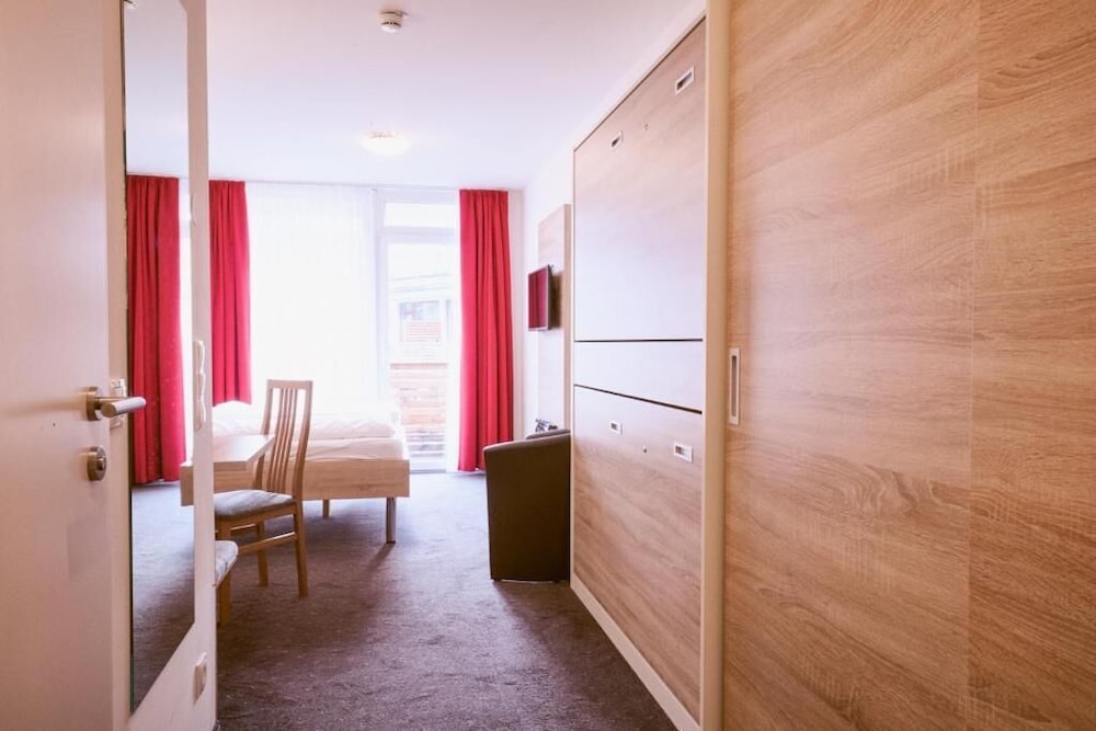 Double Room, 1 Queen Bed, Non Smoking photo 3