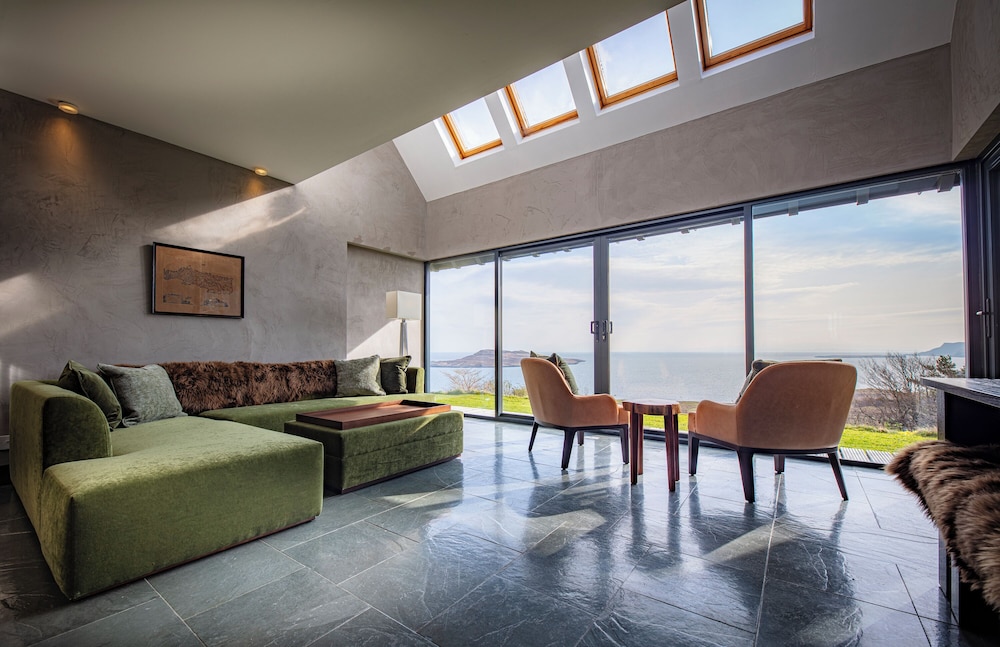 Executive Suite, Sea View