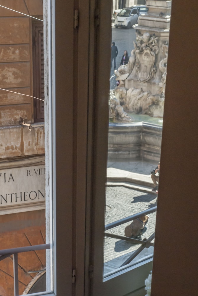 Prestige double or twin room Pantheon View thumbnail 6
