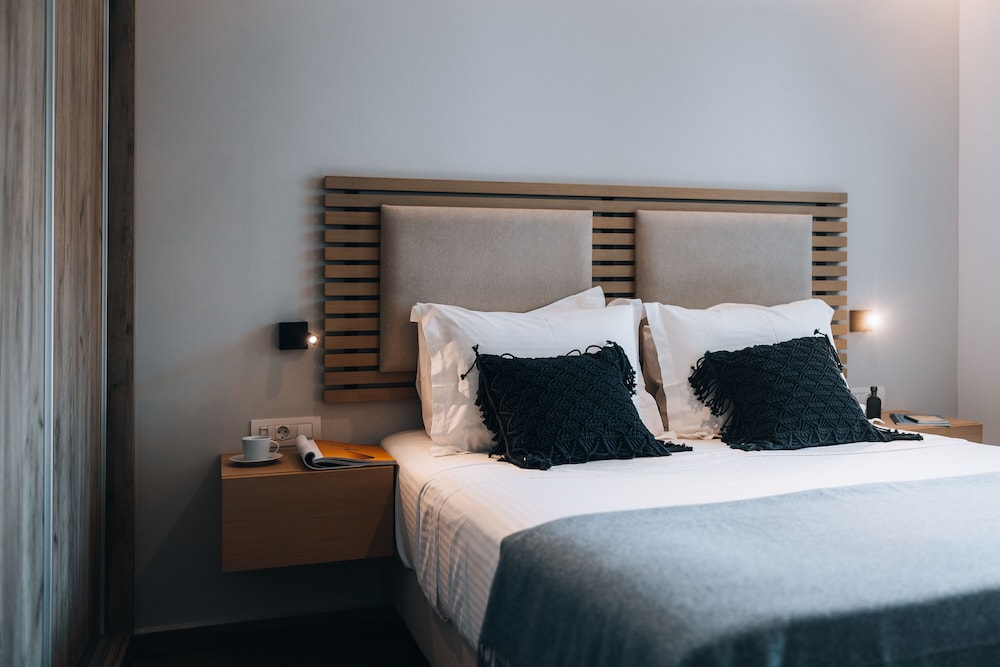 Deluxe Apartment, 1 Bedroom, Pool View