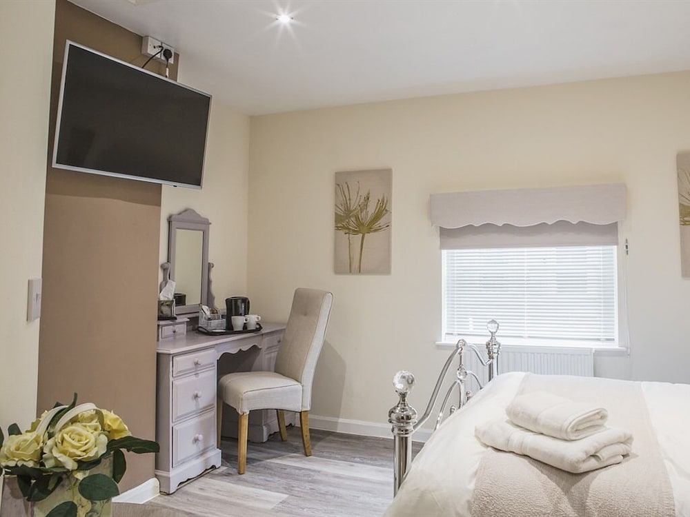 Deluxe Double Room, Ensuite photo 2