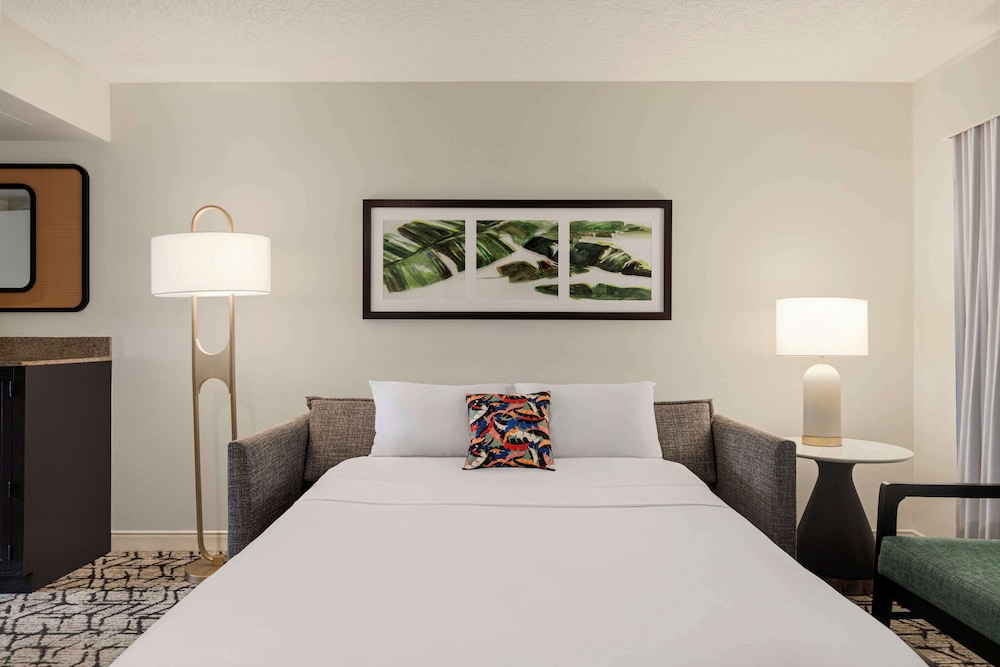 Premium Suite, 1 King Bed (Shower) - Photo 2