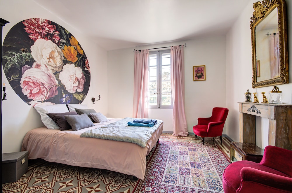 Suite, Ensuite, Pool View (SIRIUS)