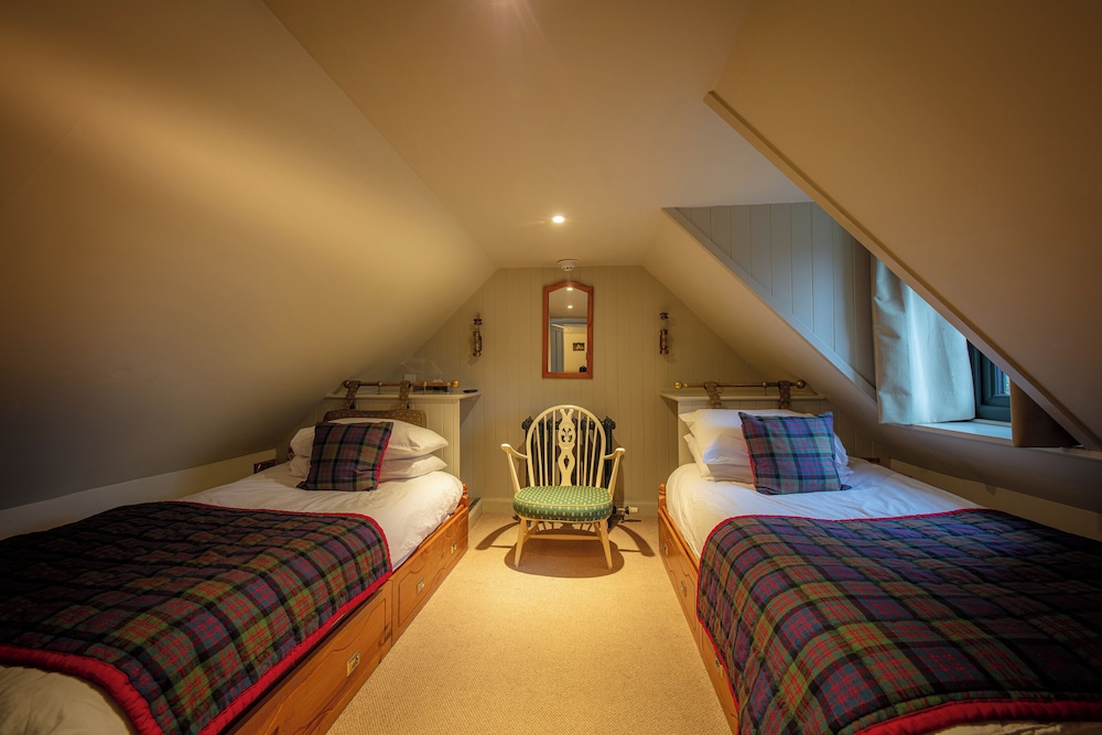 Traditional Twin Room, Garden View