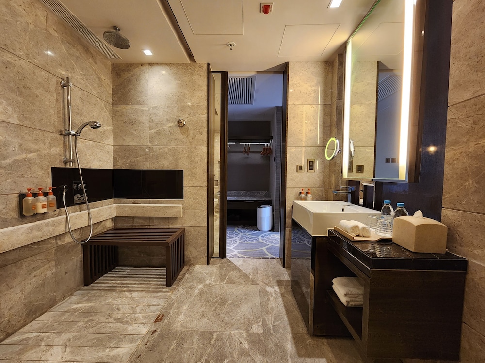 Standard Room, 1 King Bed, Accessible
