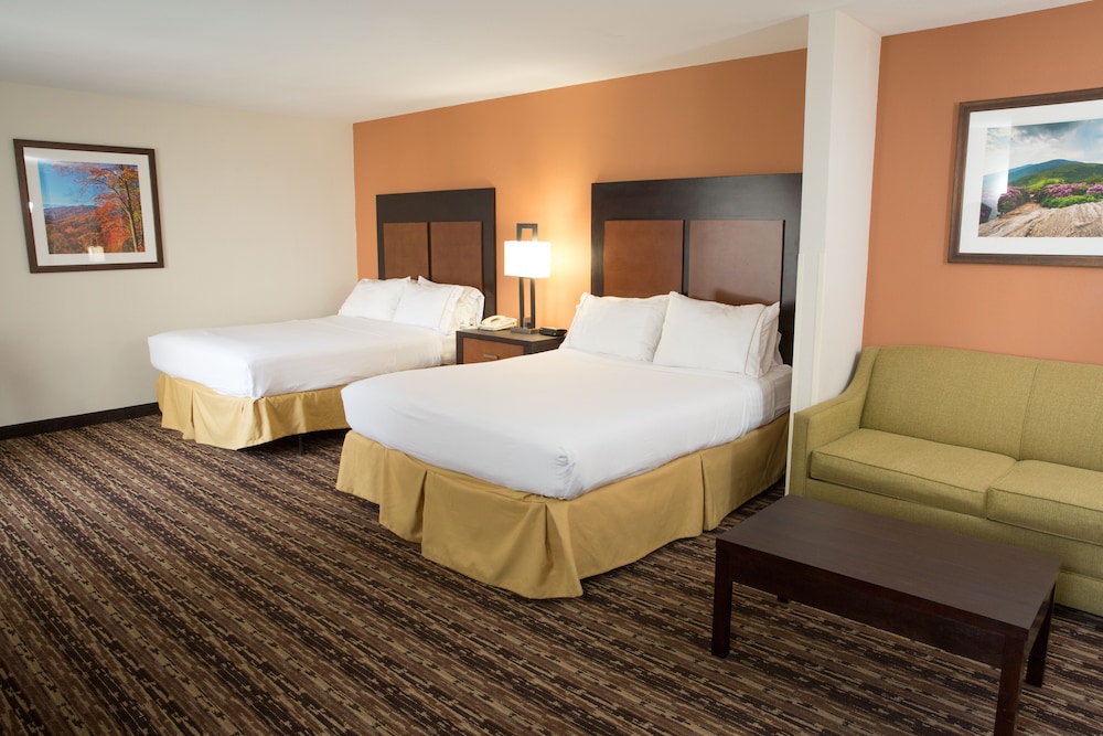 Standard Room, 2 Queen Beds - Photo 3