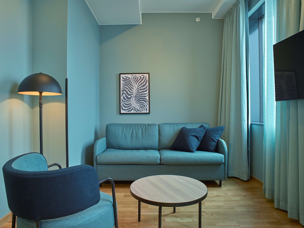 Family Room (Superior) - Photo 5