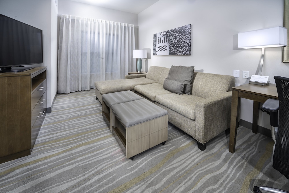 Suite, 1 Bedroom, Accessible, Kitchen (Communications) - Photo 3