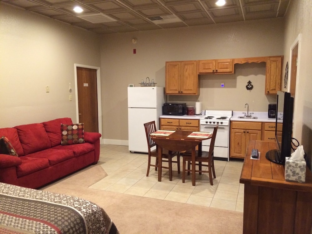 Comfort Studio Suite, 1 King Bed with Sofa bed photo 2