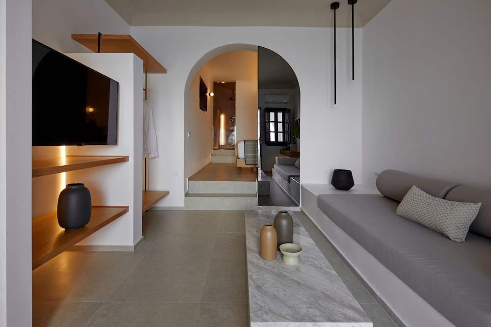 Honeymoon Suite, Hot Tub - Photo 20