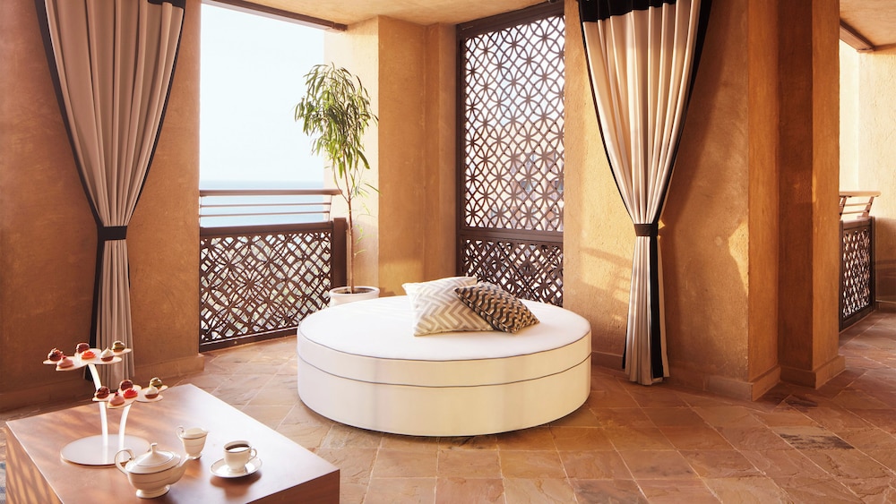 Suite (Ocean) - Photo 4