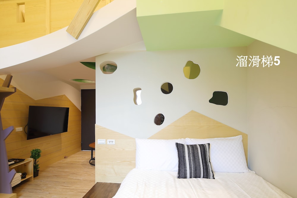Signature Quadruple Room photo 3