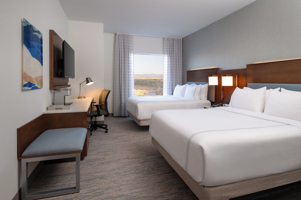 Premium Room, 2 Queen Beds, Hearing Accessible photo 3