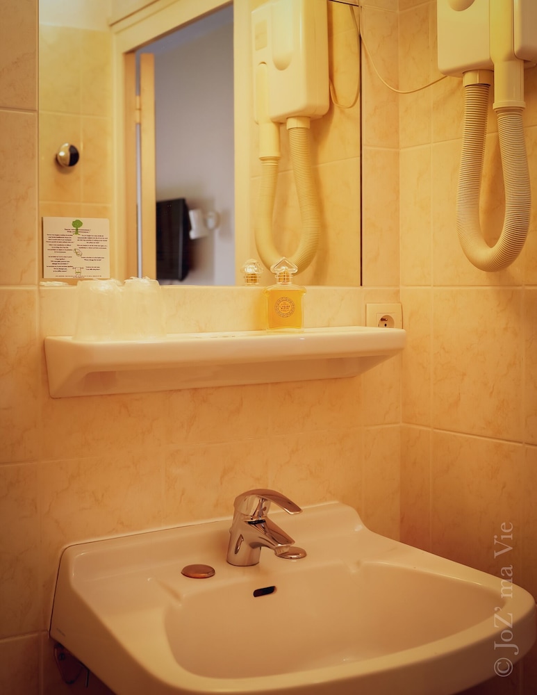 Classic Double Room - Photo 14