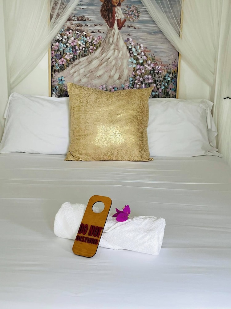 Romantic Studio Suite