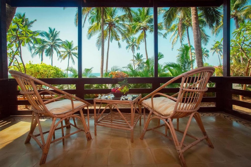 Premium River View Room with Balcony photo 2