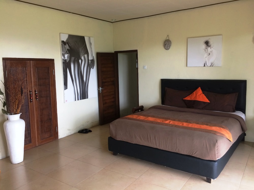 Standard Studio, 1 Queen Bed, Mountain View photo 2