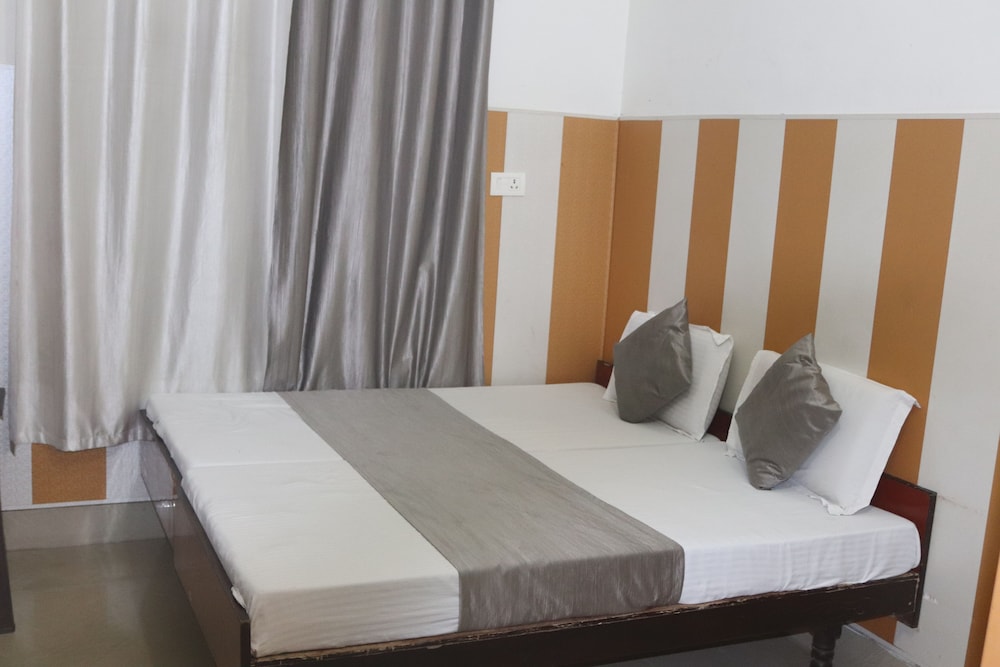 Economy Double Room photo 2