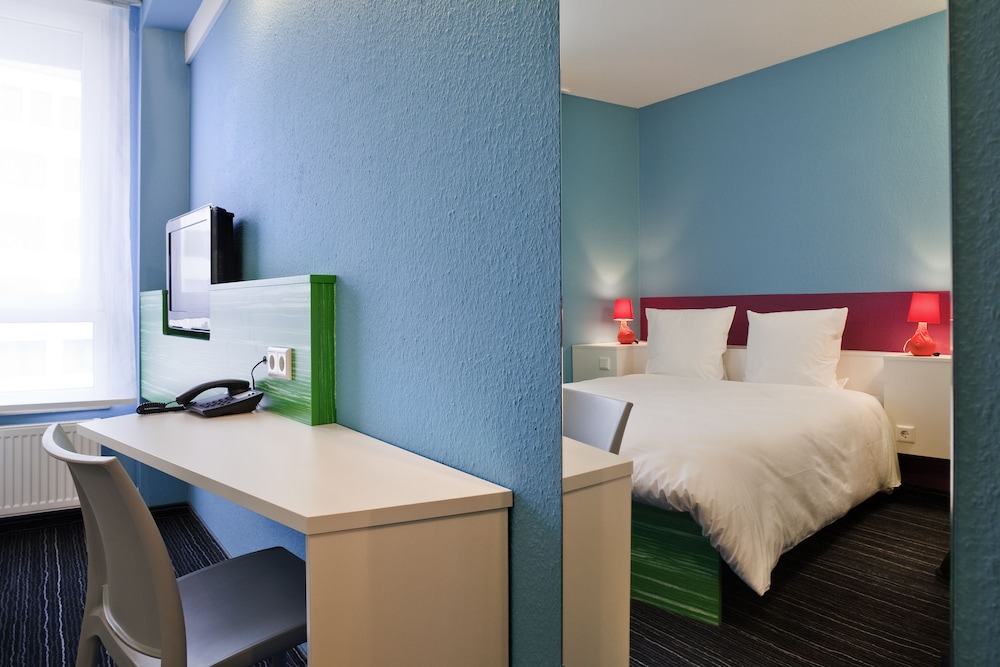 Standard Suite, 2 Double Beds, Connecting Rooms - Photo 1