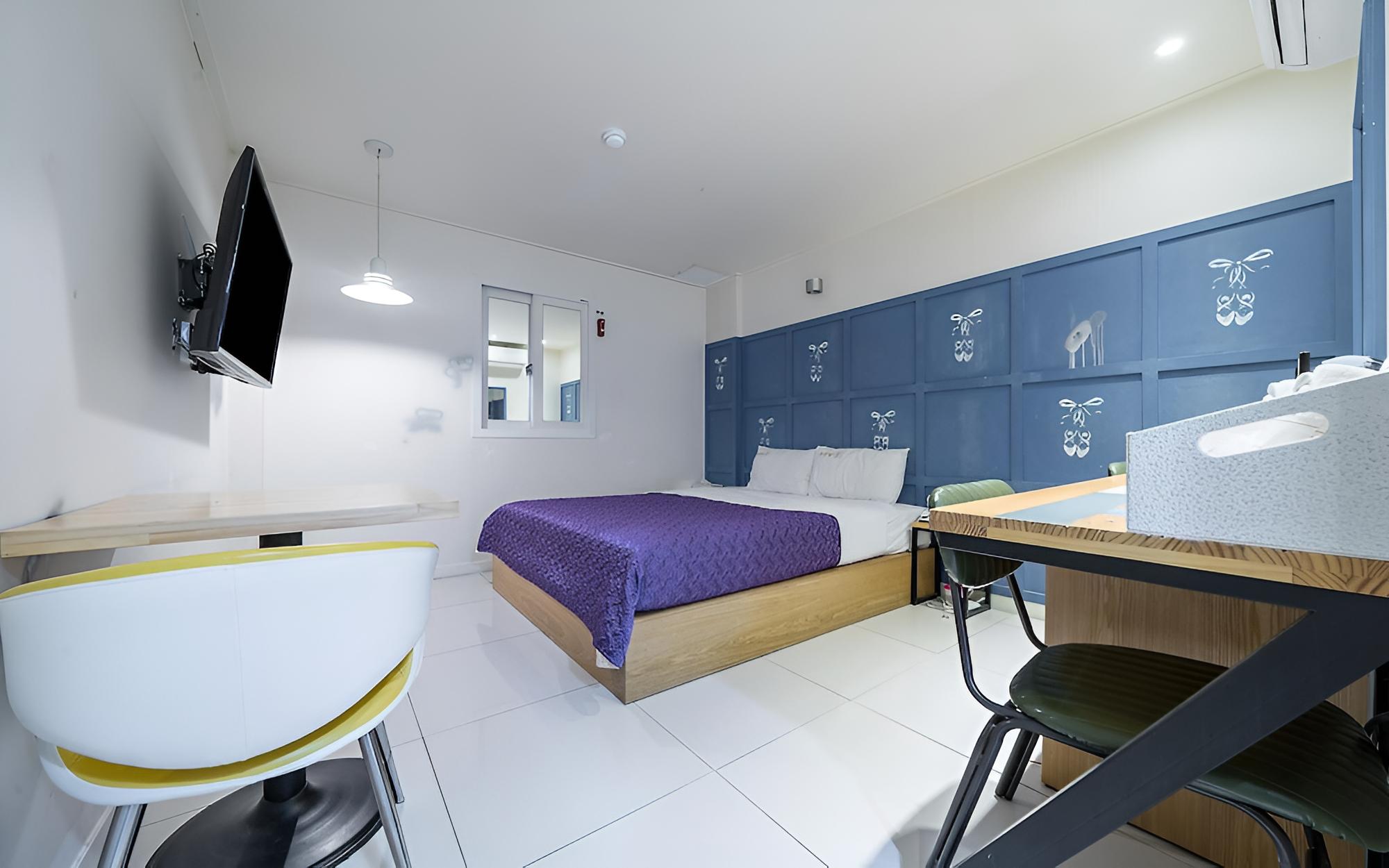 Room (General room A (free Netflix viewing)) - Photo 3