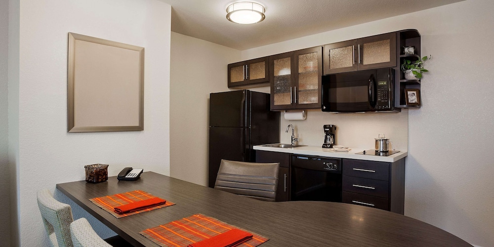 Suite, 1 Queen Bed with Sofa bed (One Bedroom) photo 3