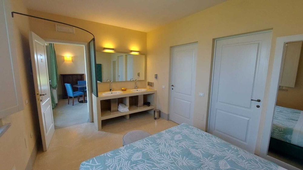 Deluxe Room, 1 Bedroom photo 2