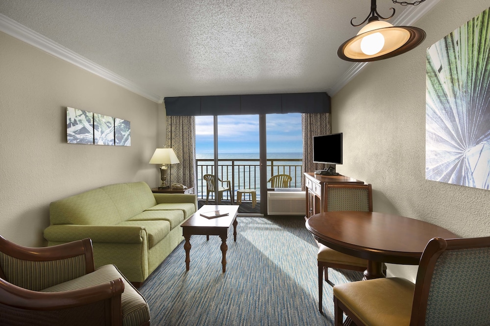 Tower Oceanfront King Suite with Balcony photo 2