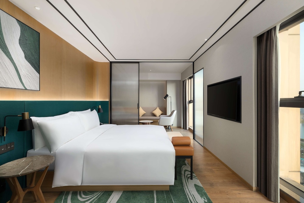 Deluxe Suite, 1 King Bed