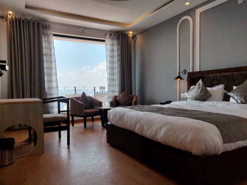 Super Deluxe Room - Photo 12