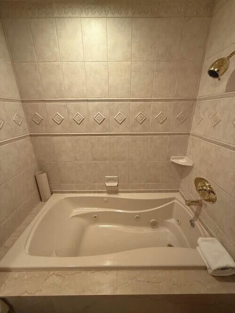 Superior Room, 1 King Bed (Premium ONE KING BED Jacuzzi with Riv) - Photo 4