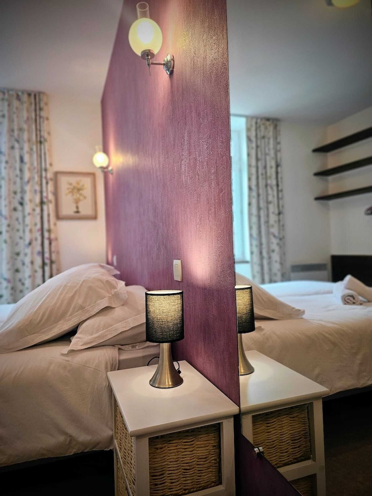 Standard Twin Room, City View photo 3