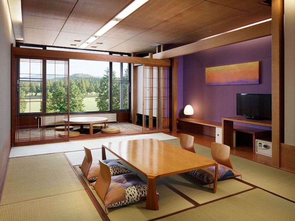 Japanese Room Rear Floor Sirloin Steak Dinner [Check-In Before 6pm Dinner] W/Breakfast Smoking