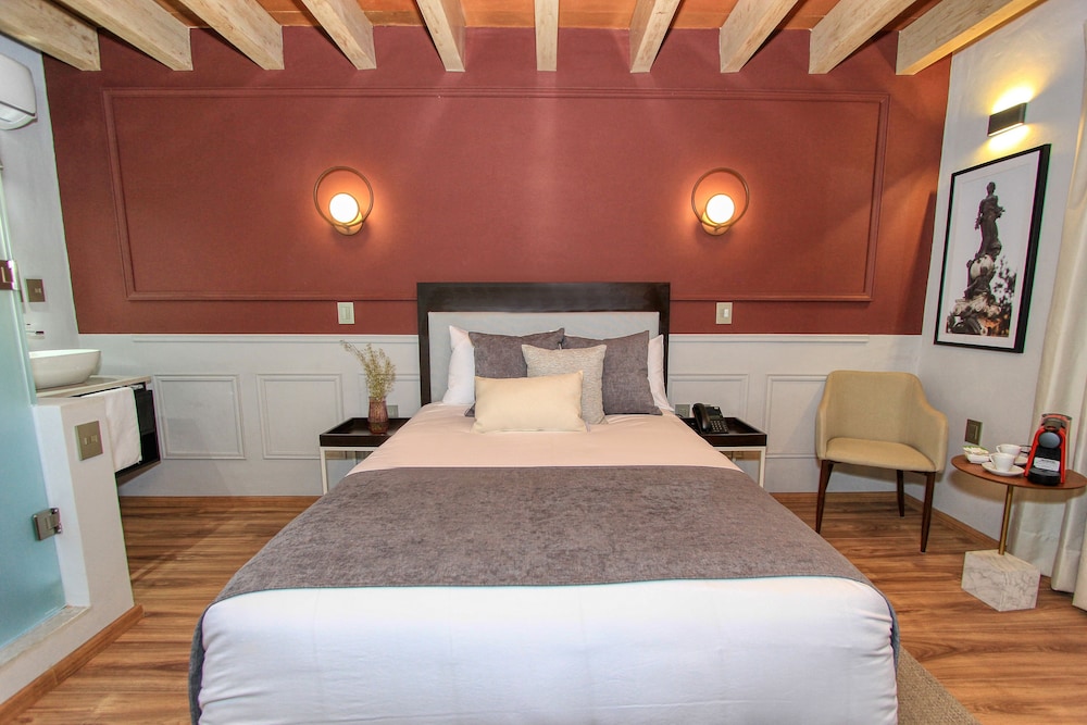 Deluxe Room, 1 Queen Bed (Azahar) photo 2