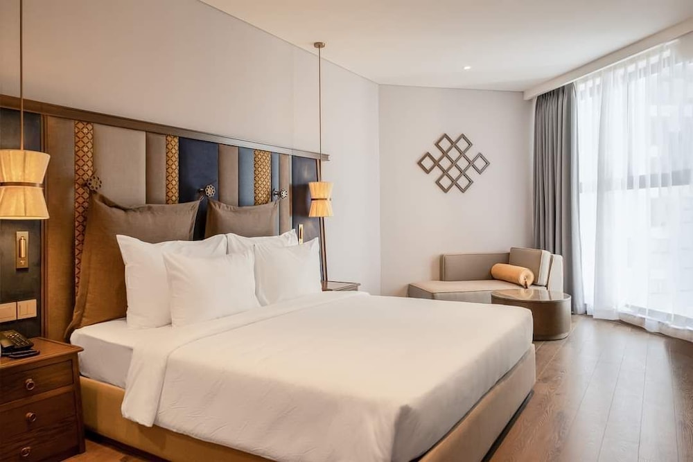 Premium Room, 1 King Bed with Sofa bed, Partial Ocean View, Sea Facing
